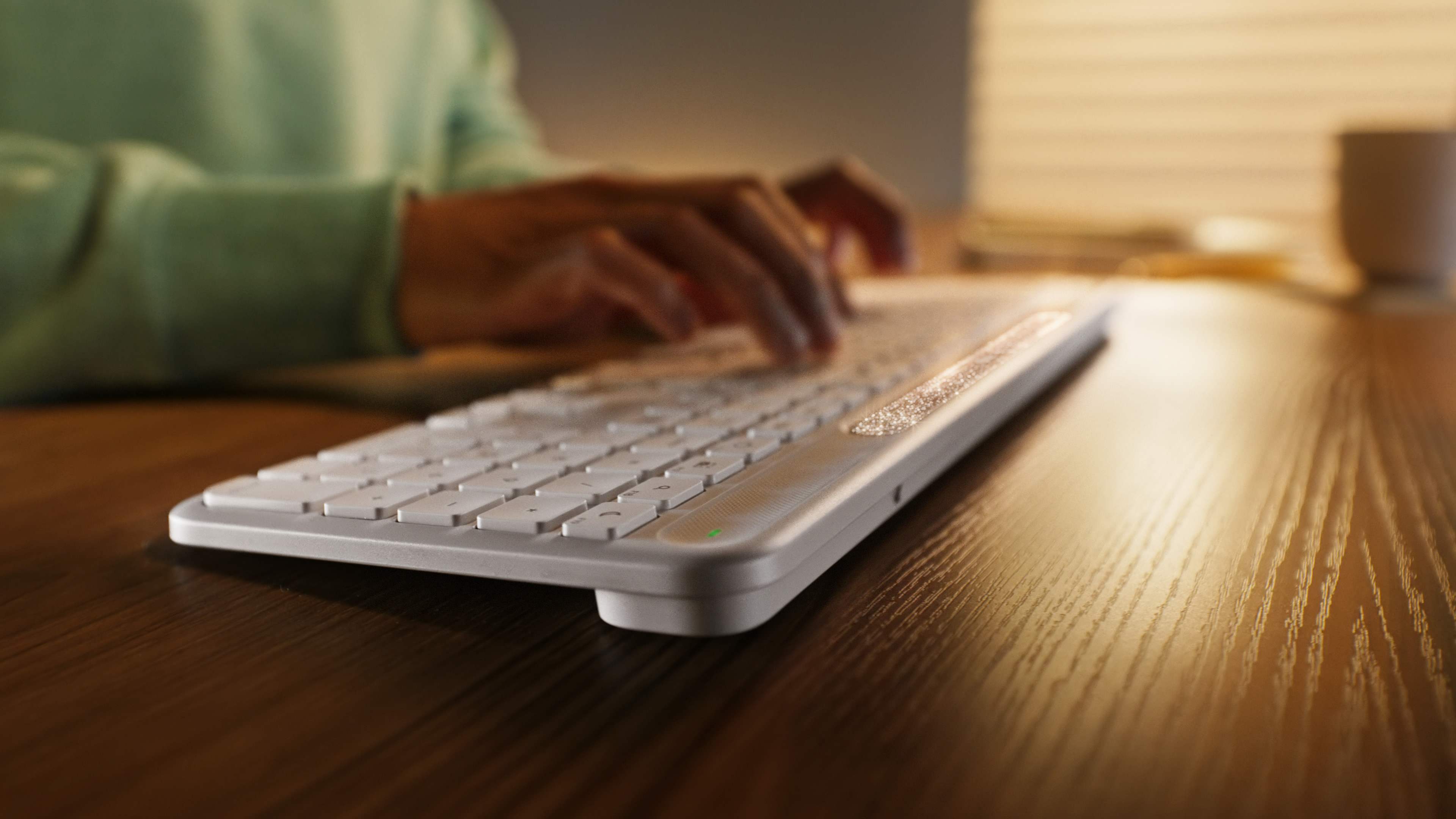 Logitech Signature Slim Solar+ for Mac wireless keyboard K980, цвет: Графитовый — фото 6