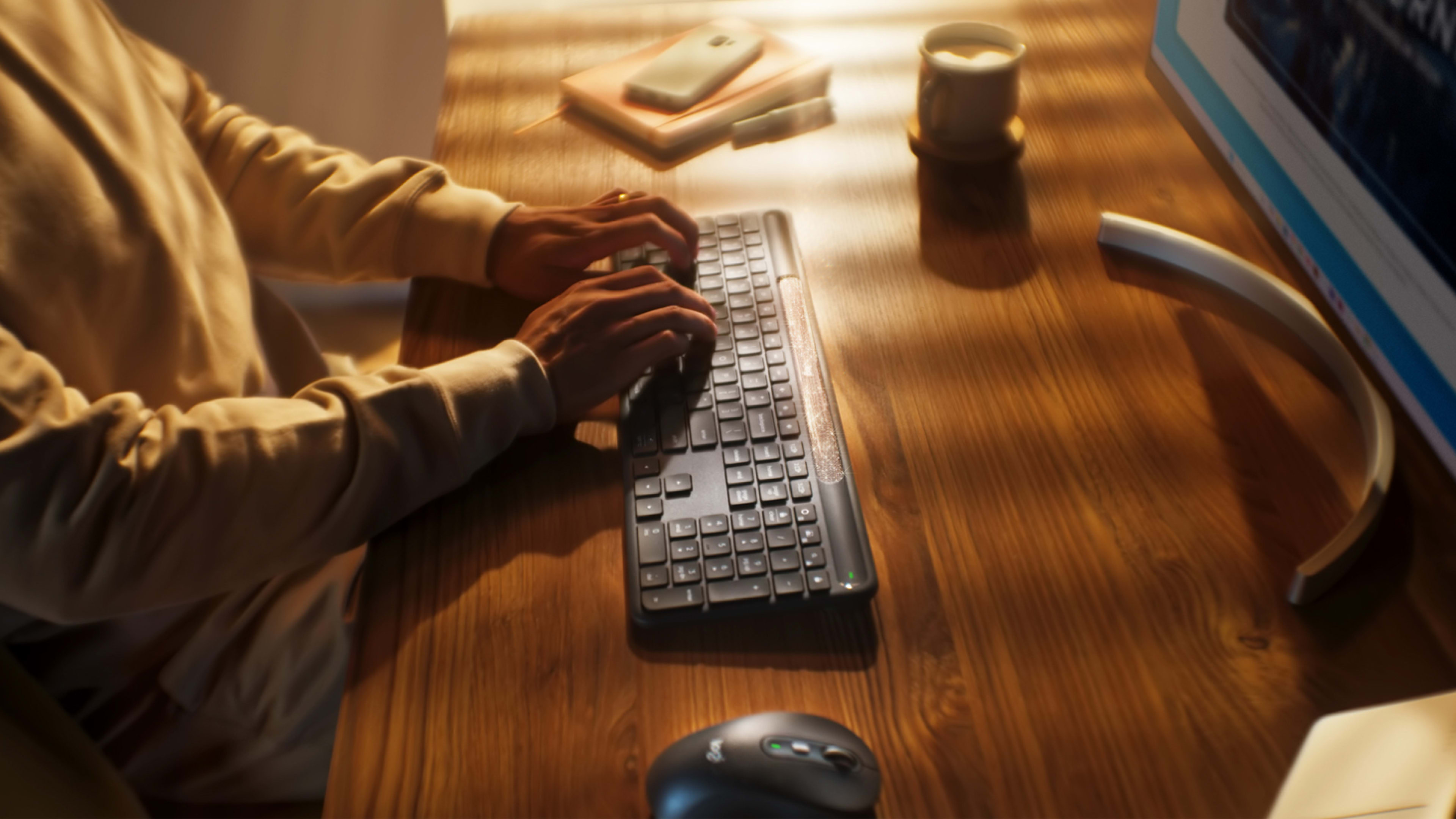 Logitech Signature Slim Solar+ wireless keyboard K980, цвет: Графитовый — фото 6