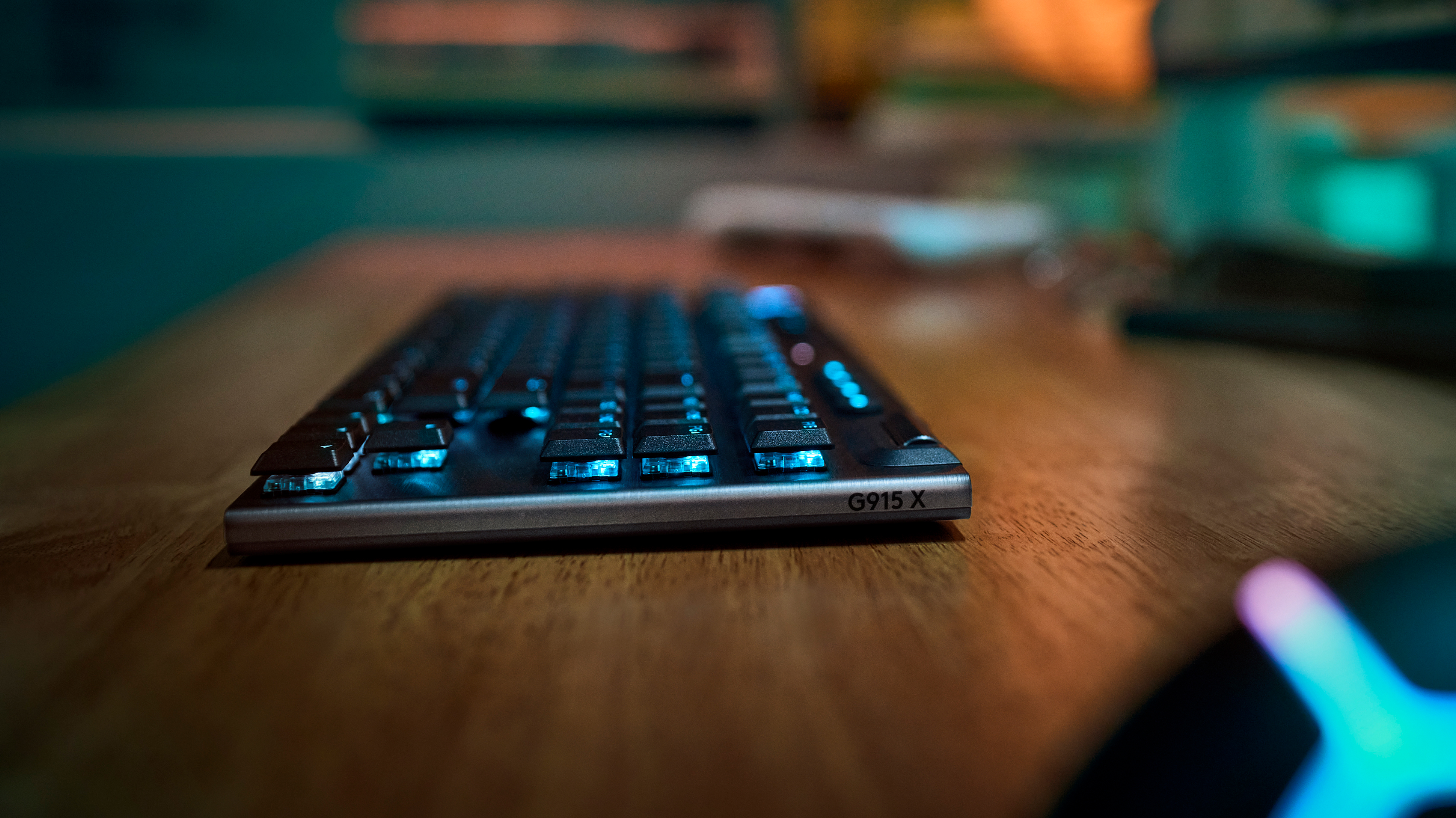 G915 X LIGHTSPEED TKL keyboard image
