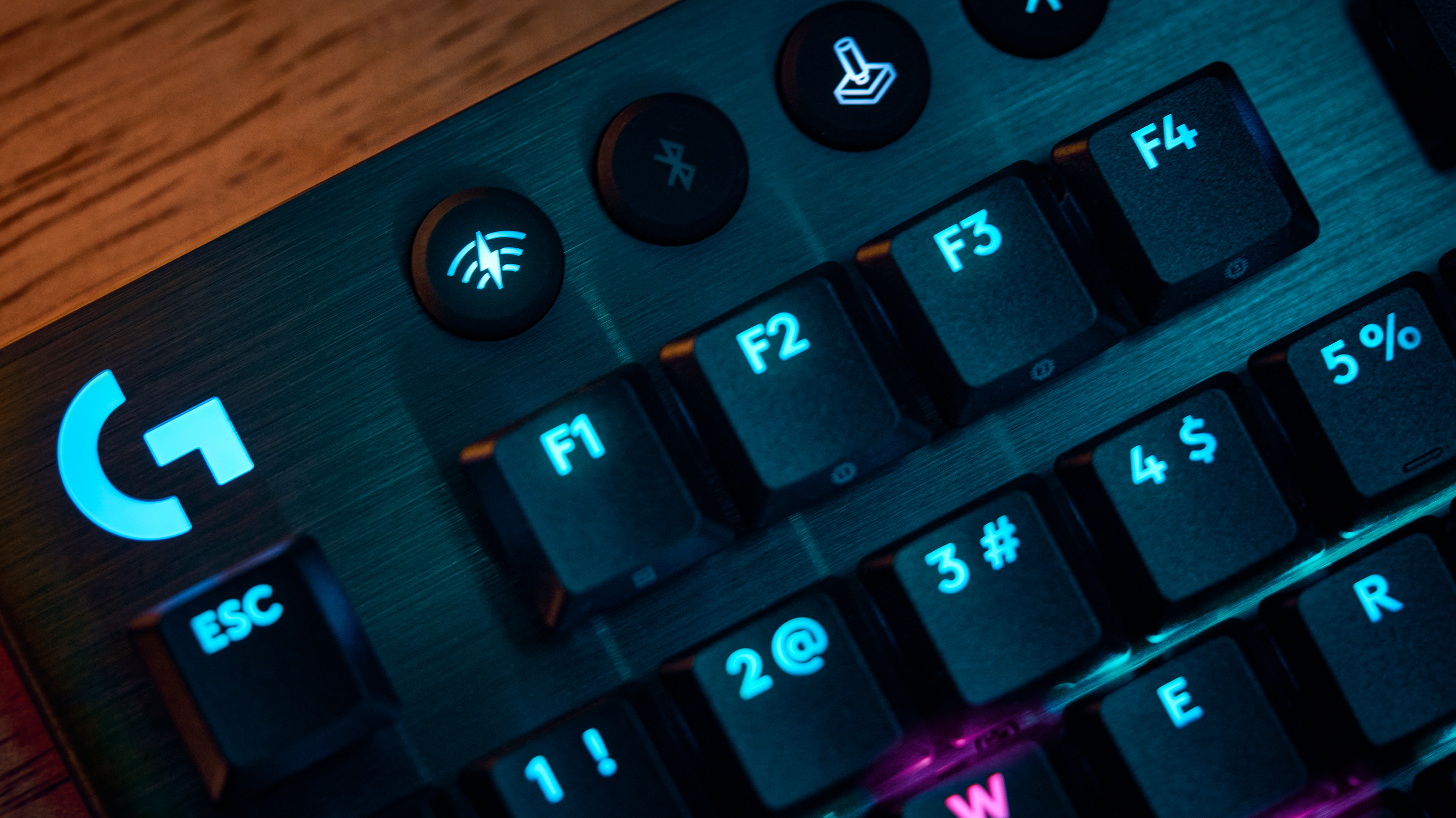 G915 X LIGHTSPEED TKL keyboard image