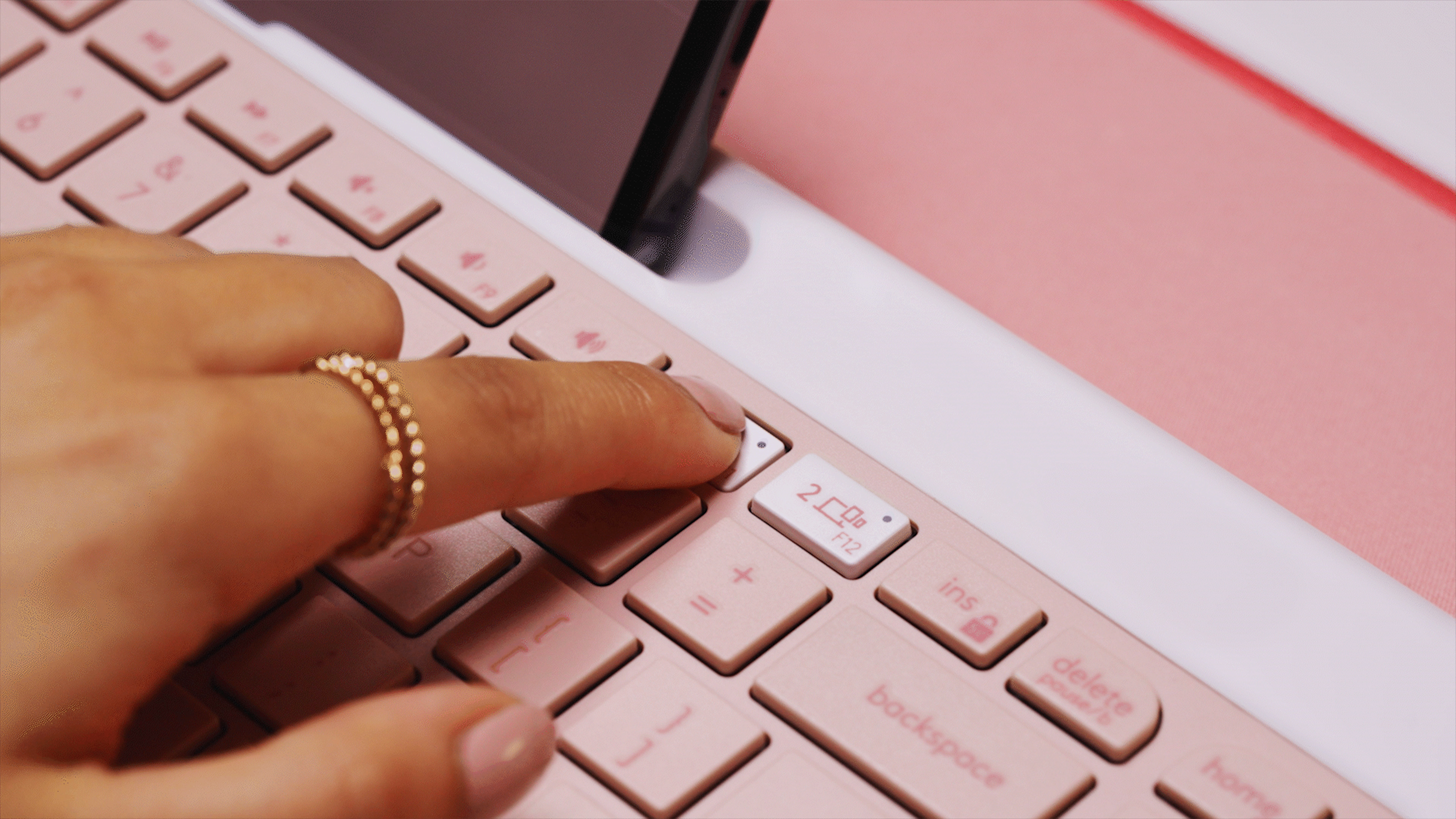 K585 Slim Multi-Device Wireless Keyboard keyboard image