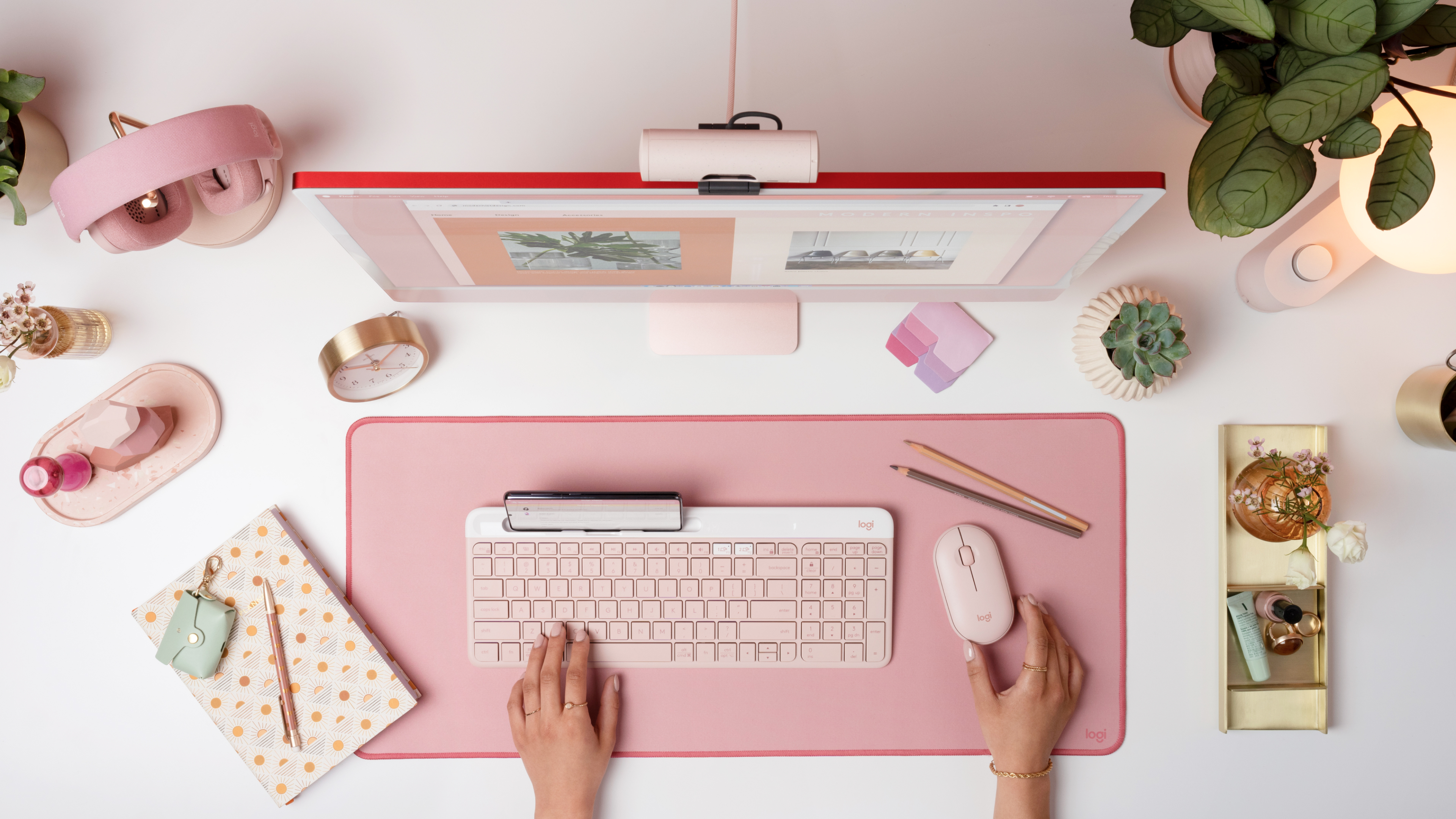 K585 Slim Multi-Device Wireless Keyboard keyboard image