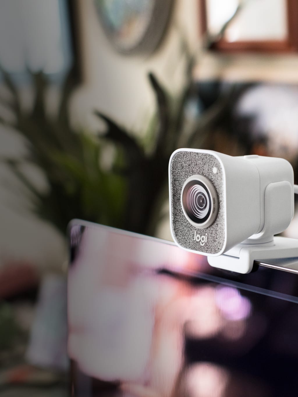 streamcam-feature-4-tablet