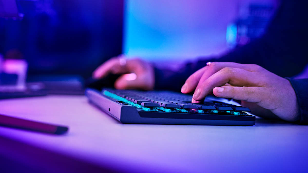 Logitech G515 LIGHTSPEED TKL Wireless Low-Profile Gaming Keyboard