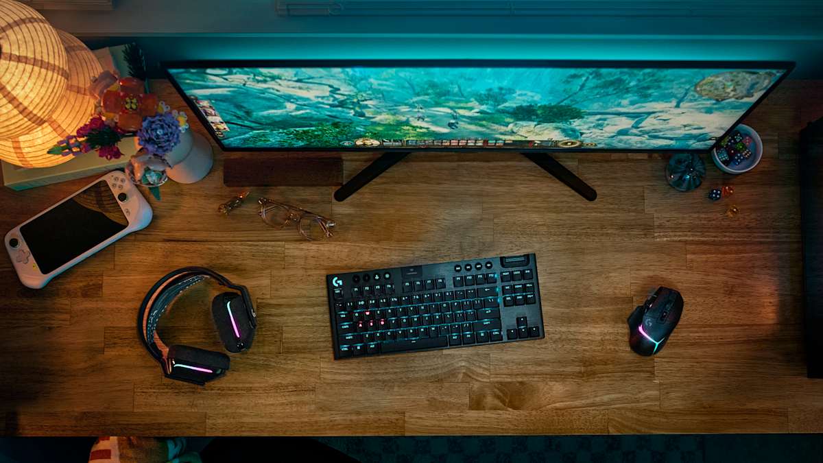 Logitech G915 X LIGHTSPEED TKL Wireless Low-Profile Gaming Keyboard (Tactile)