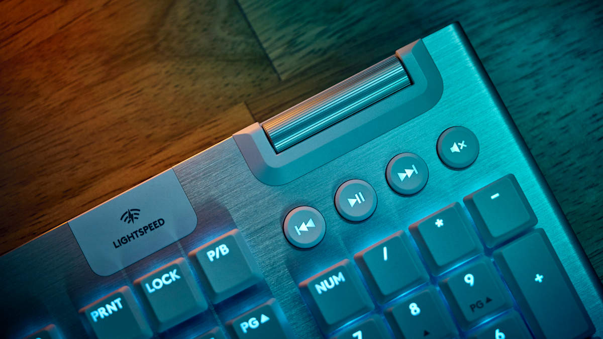 Logitech G915 X LIGHTSPEED Wireless Low-Profile Gaming Keyboard (Tactile)