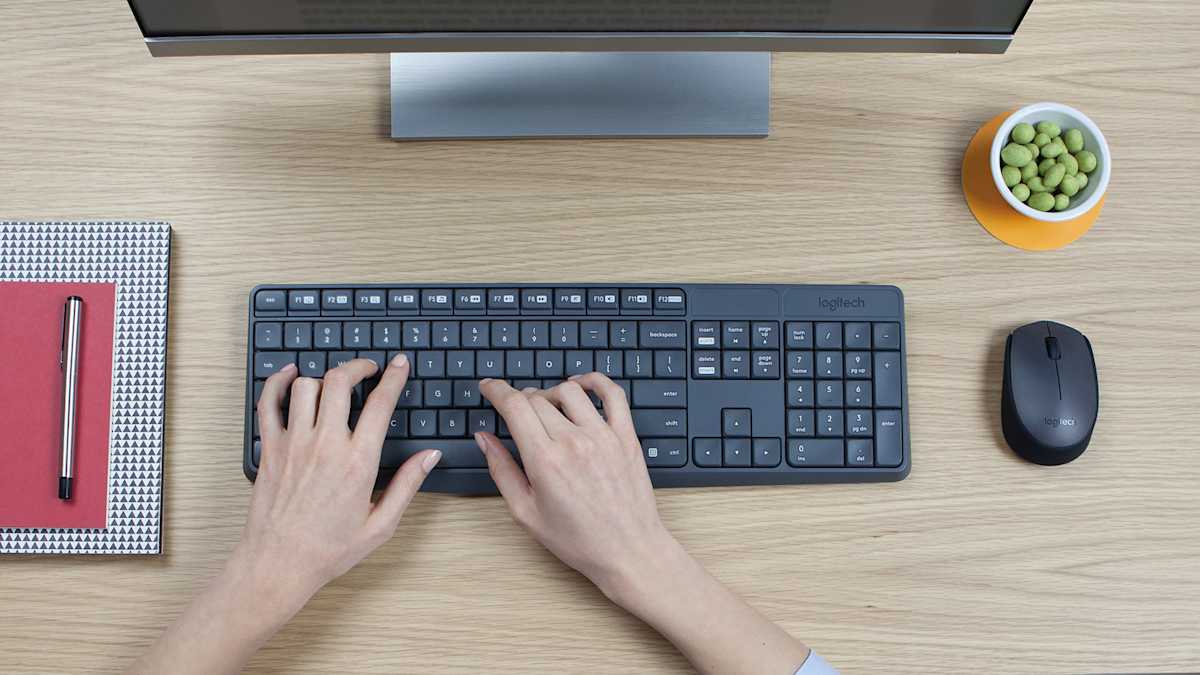 Logitech MK235 Wireless Keyboard and Mouse Combo