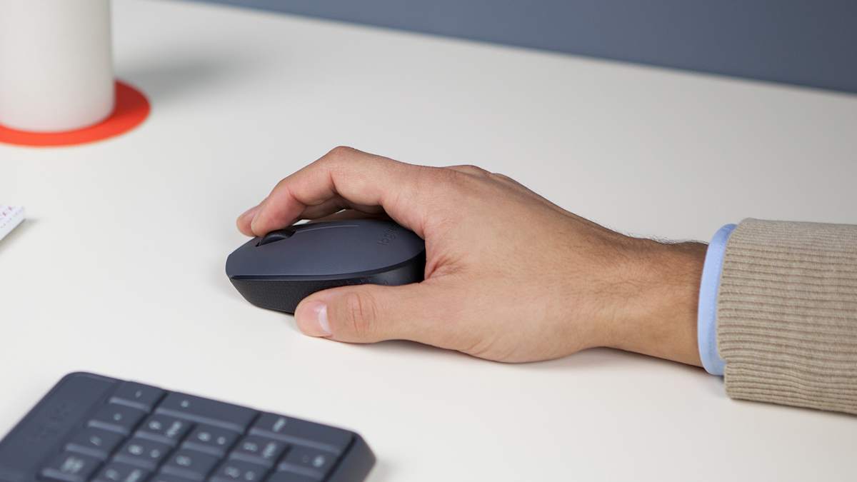 Logitech MK235 Wireless Keyboard and Mouse Combo