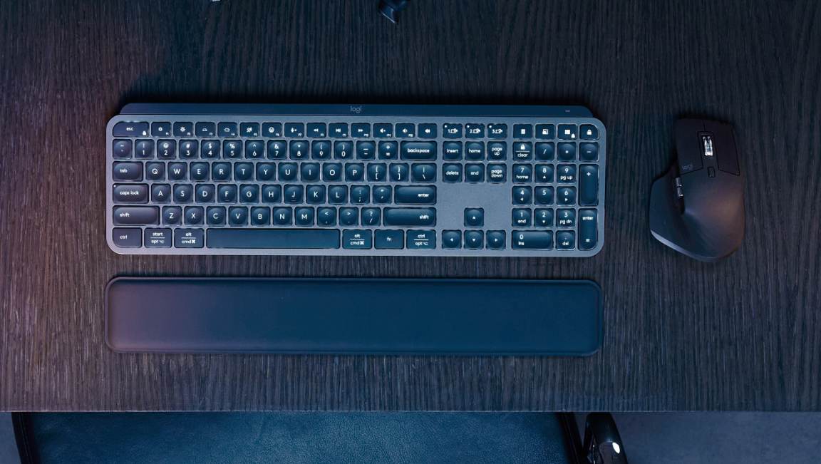 Logitech MX Keys S Combo – Keyboard, MX Master 3S Mouse and Palm Rest
