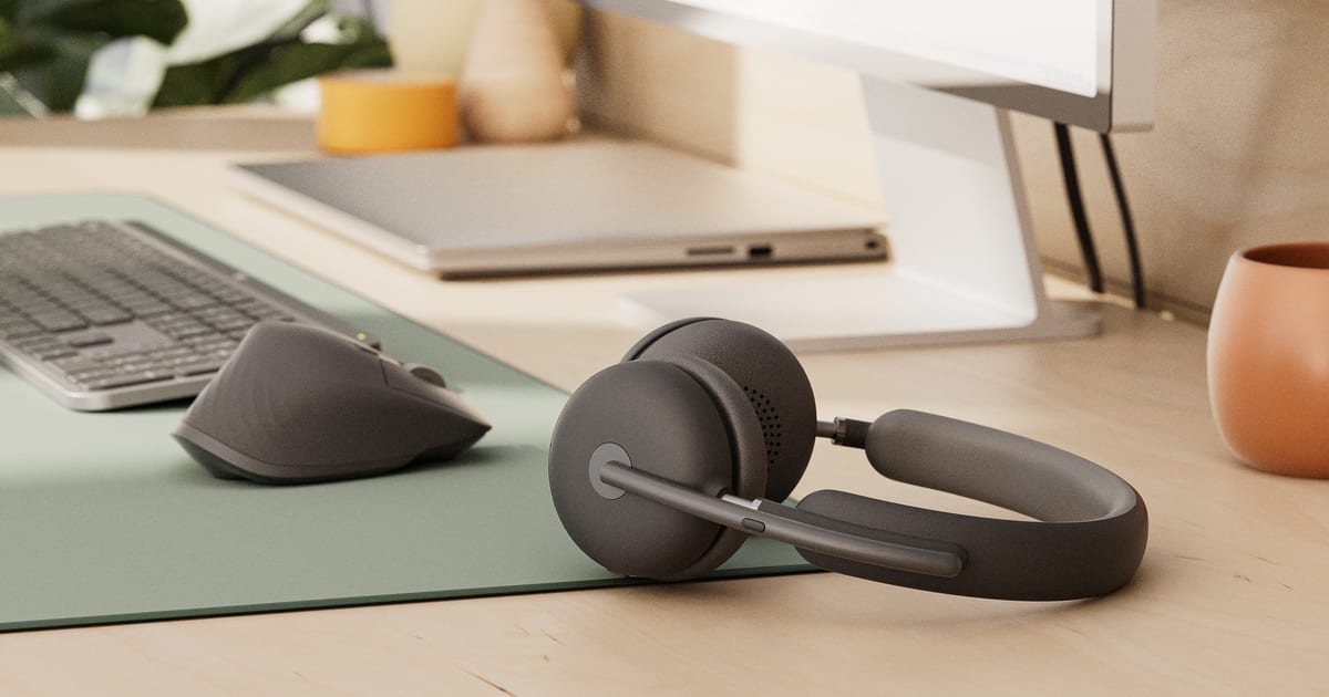 5 Key Differences Between Wired and Wireless Work Headsets