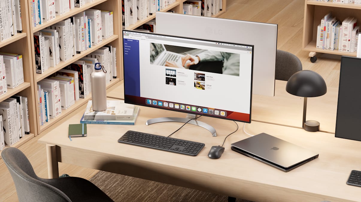 Signature Slim Wired K620 for Business placed on a table