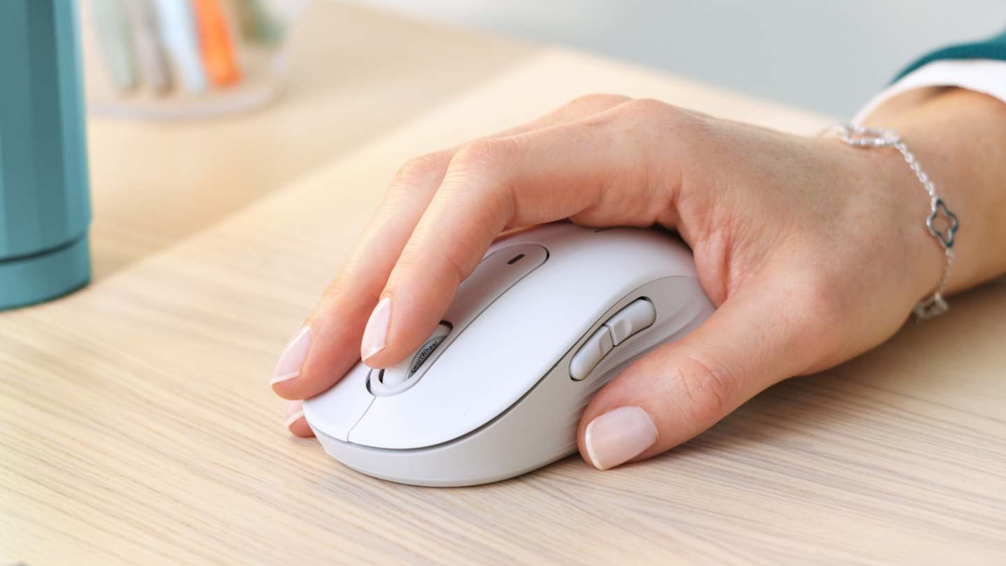 Logitech signature m650 l left | smartwheel in silenttouch | bluetooth in logi bolt | črna brezžična optična miška za levičarje 4 Prikaz delovanja smartwheel drsnega kolesca pri miški logitech signature m650