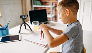 PRÄSENTIEREN IHRER ARBEIT