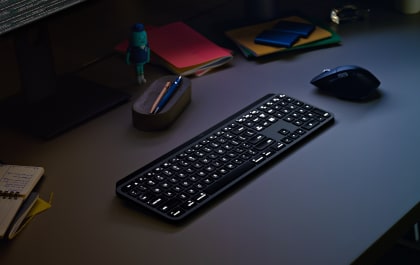 mx-keys-for-mac-lifestyle-gallery-image-5