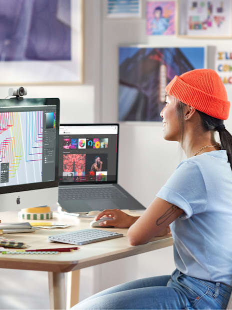 Women working in Photoshop using MX devices