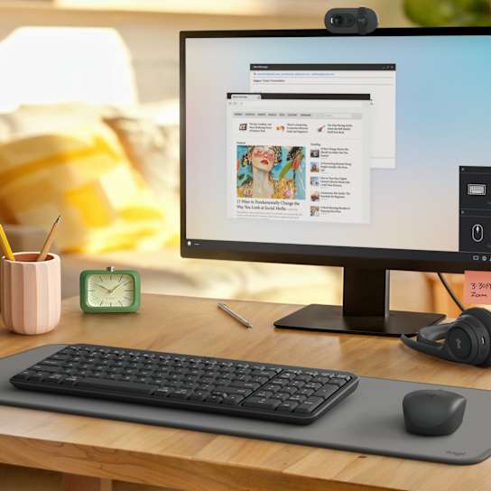 Logitech mk250 komplet v domači pisarni z monitorjem