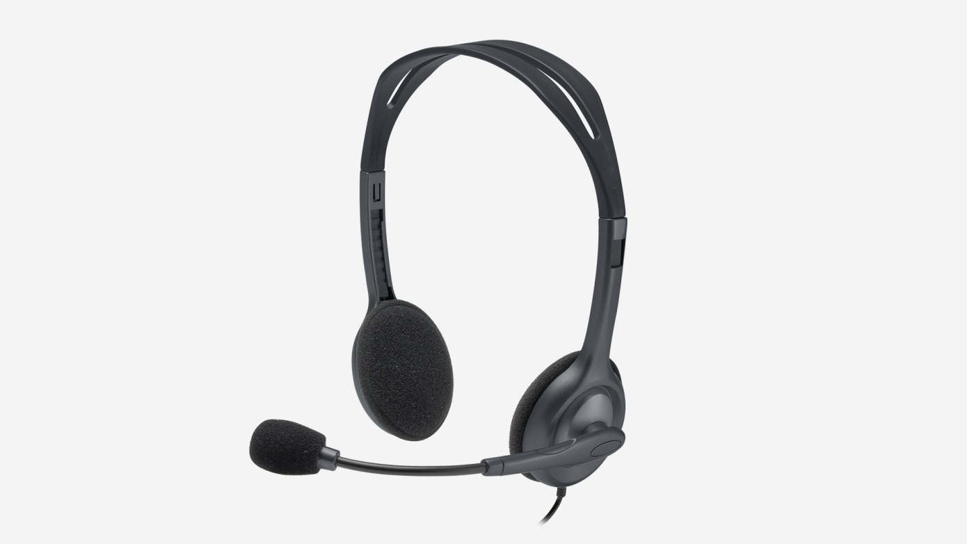 https://resource.logitech.com/w_695,c_limit,q_auto,f_auto,dpr_2.0/content/dam/logitech/en/products/video-conferencing/h111/h111-feature-2.jpg?v=1