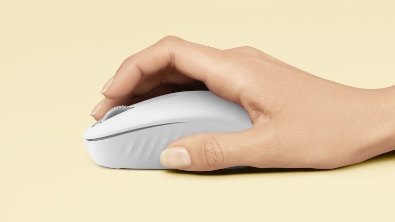 Logitech m196 kompaktna obojeročna oblika miške med uporabo