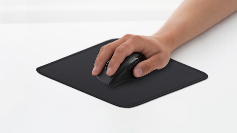 Logitech m705 marathon oem | 1000 dpi | hyper-fast scrolling | do 3 leta baterije | črna brezžična optična miška 4 Logitech m705 marathon ergonomska miška za desno roko pri pisarniškem delu